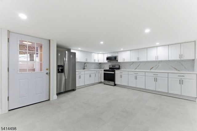 703 3Rd St, Secaucus Town, NJ 07094