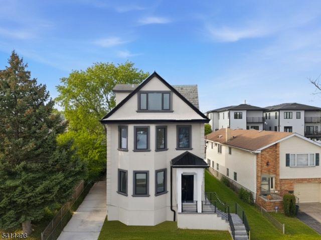 703 3Rd St, Secaucus Town, NJ 07094