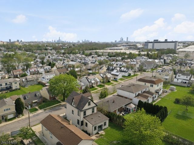 703 3Rd St, Secaucus Town, NJ 07094