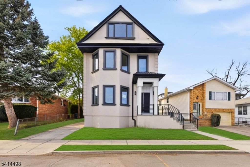 703 3Rd St, Secaucus Town, NJ 07094