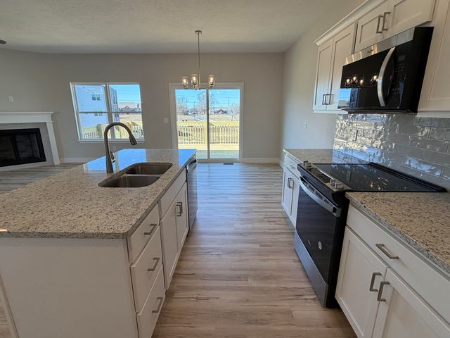 1281 N Maxine Avenue, Nixa, MO 65714