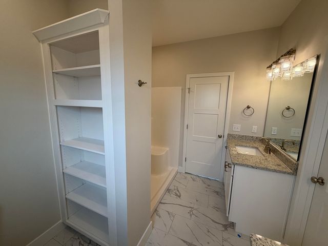 1281 N Maxine Avenue, Nixa, MO 65714