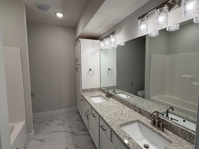 1281 N Maxine Avenue, Nixa, MO 65714