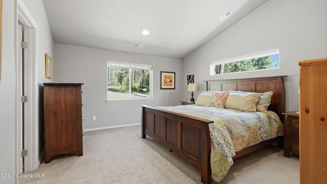 33 Parkland DR, Blanchard, ID 83804
