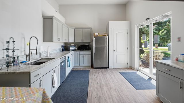 33 Parkland DR, Blanchard, ID 83804