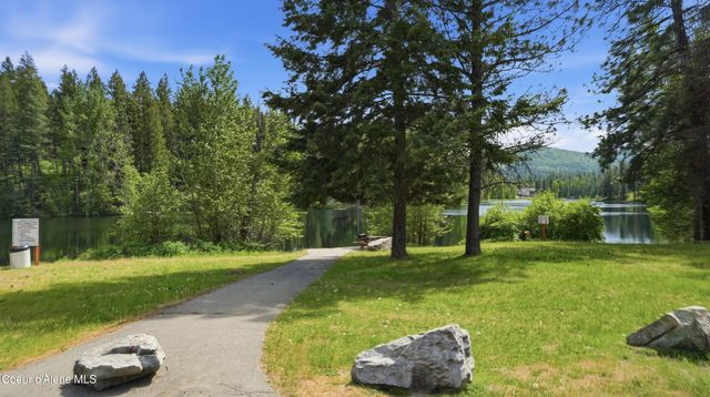 33 Parkland DR, Blanchard, ID 83804