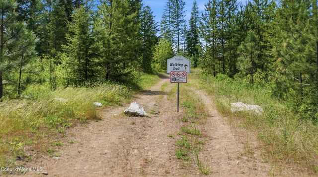 33 Parkland DR, Blanchard, ID 83804