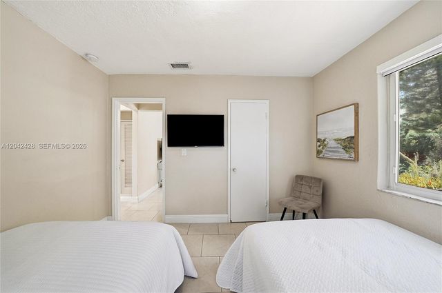 110 NW 125th Street, North Miami, FL 33168