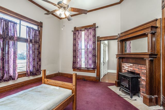 1015 N Dixon Street, Gainesville, TX 76240