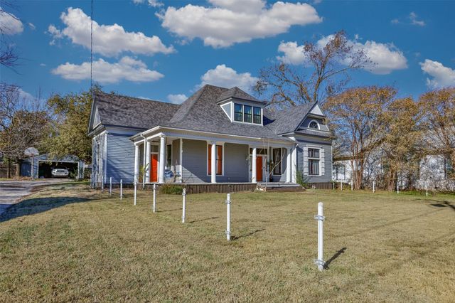 1015 N Dixon Street, Gainesville, TX 76240