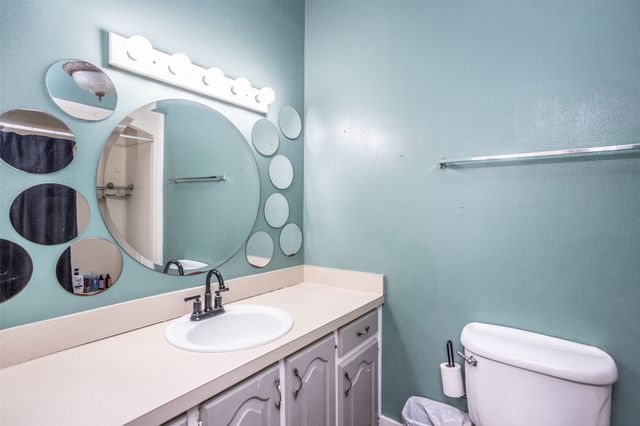 1015 N Dixon Street, Gainesville, TX 76240