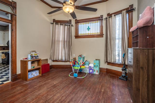 1015 N Dixon Street, Gainesville, TX 76240