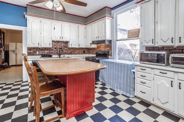 1015 N Dixon Street, Gainesville, TX 76240