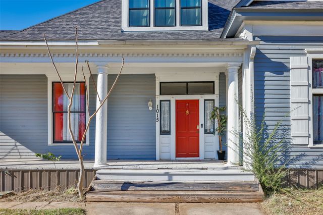 1015 N Dixon Street, Gainesville, TX 76240