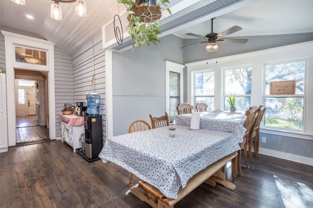 1015 N Dixon Street, Gainesville, TX 76240