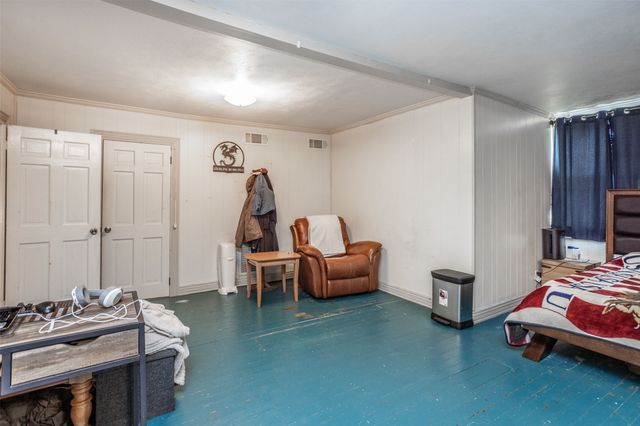 1015 N Dixon Street, Gainesville, TX 76240