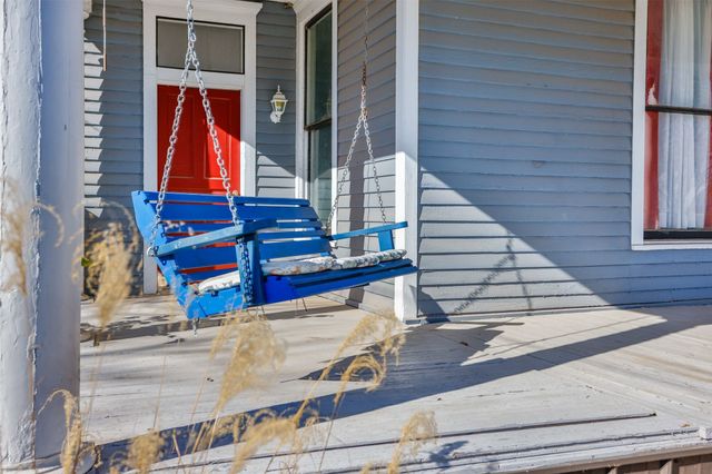 1015 N Dixon Street, Gainesville, TX 76240