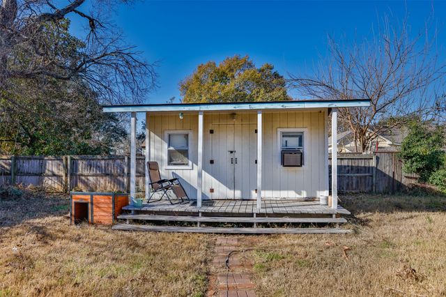 1015 N Dixon Street, Gainesville, TX 76240