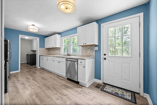 3594 Oakwood Rd, Woodlawn, TN 37191