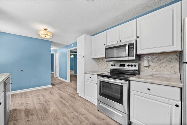3594 Oakwood Rd, Woodlawn, TN 37191