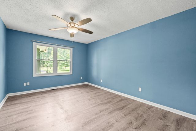 3594 Oakwood Rd, Woodlawn, TN 37191