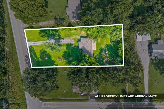 3594 Oakwood Rd, Woodlawn, TN 37191