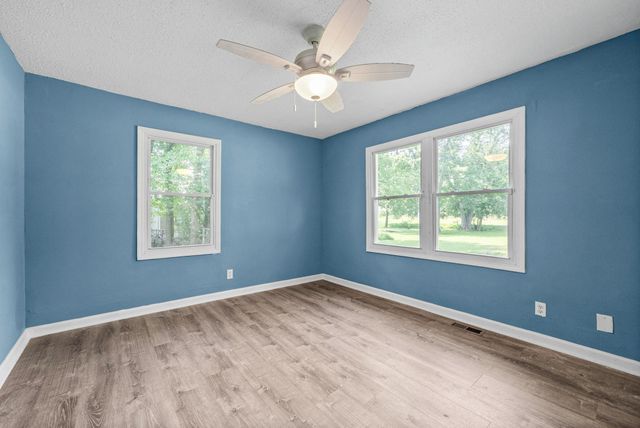 3594 Oakwood Rd, Woodlawn, TN 37191