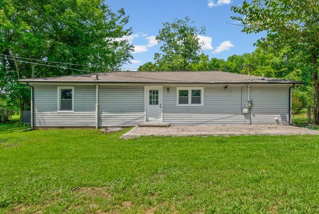 3594 Oakwood Rd, Woodlawn, TN 37191
