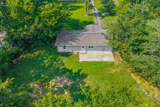 3594 Oakwood Rd, Woodlawn, TN 37191