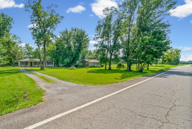 3594 Oakwood Rd, Woodlawn, TN 37191