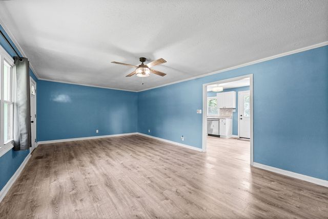 3594 Oakwood Rd, Woodlawn, TN 37191