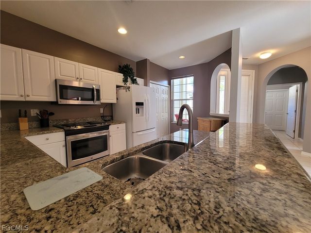 4270 Avian AVE, Fort Myers, FL 33916