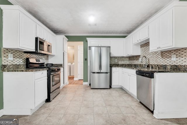 208 Drake Elm Court, Hampton, GA 30228