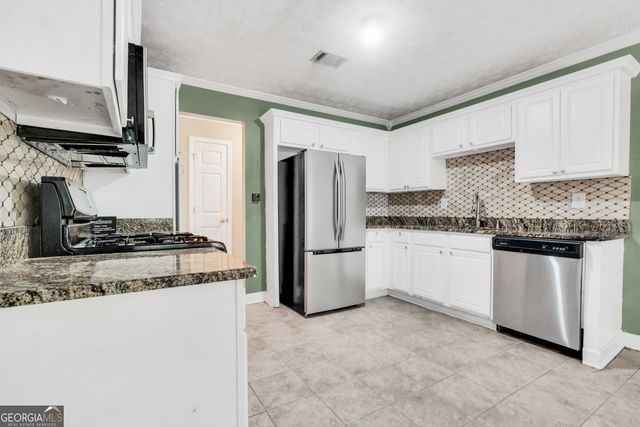 208 Drake Elm Court, Hampton, GA 30228
