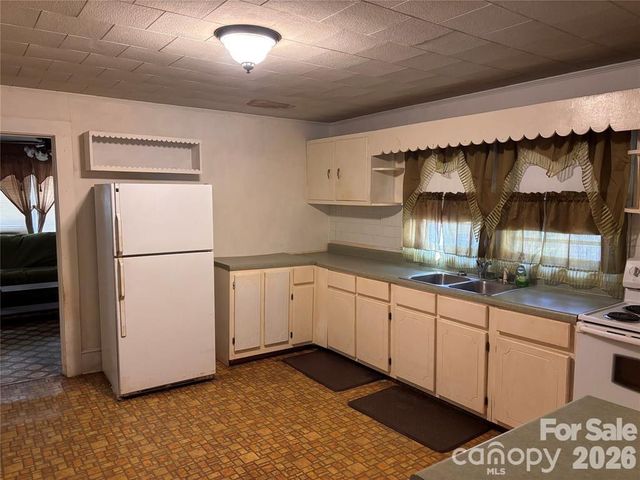 206 Railroad Street, Mooresboro, NC 28114