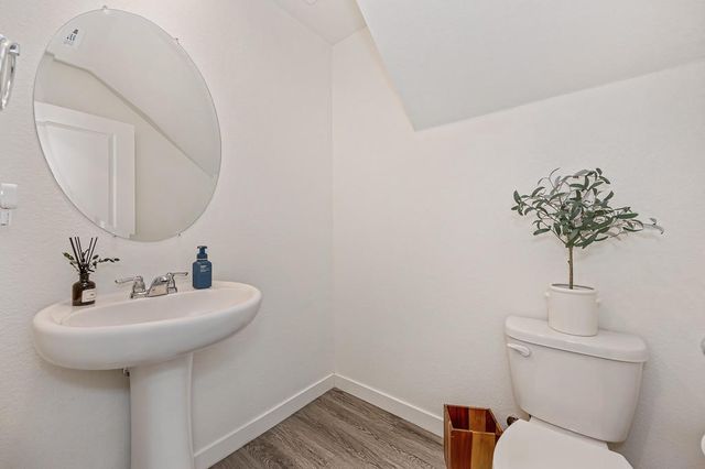 2233 Shady Tree Cir, Roseville, CA 95747