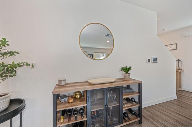 2233 Shady Tree Cir, Roseville, CA 95747