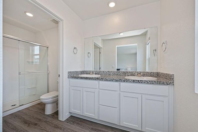 2233 Shady Tree Cir, Roseville, CA 95747