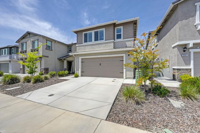 2233 Shady Tree Cir, Roseville, CA 95747