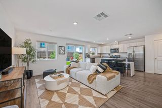2233 Shady Tree Cir, Roseville, CA 95747
