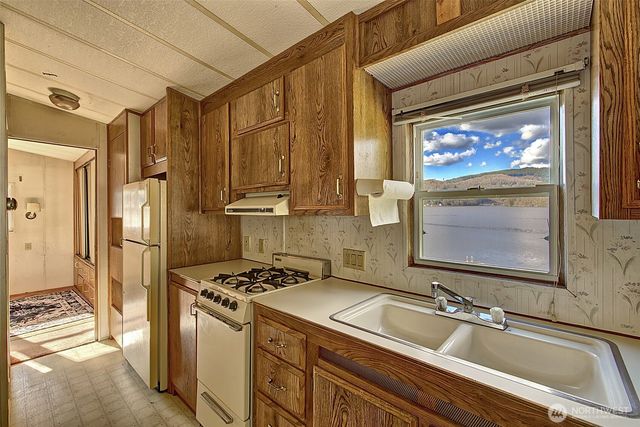 23217 State Route 9, Lake Mcmurray, WA 98274