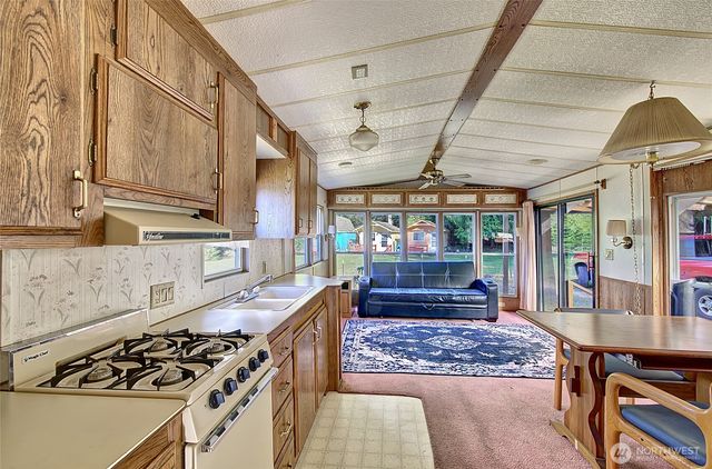 23217 State Route 9, Lake Mcmurray, WA 98274