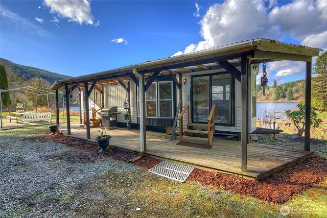 23217 State Route 9, Lake Mcmurray, WA 98274