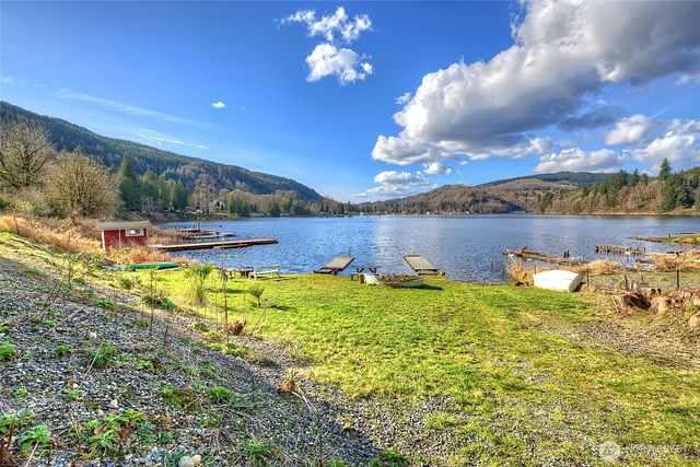 23217 State Route 9, Lake Mcmurray, WA 98274