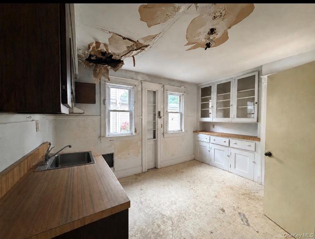 21 Parkwood Boulevard, Poughkeepsie, NY 12603