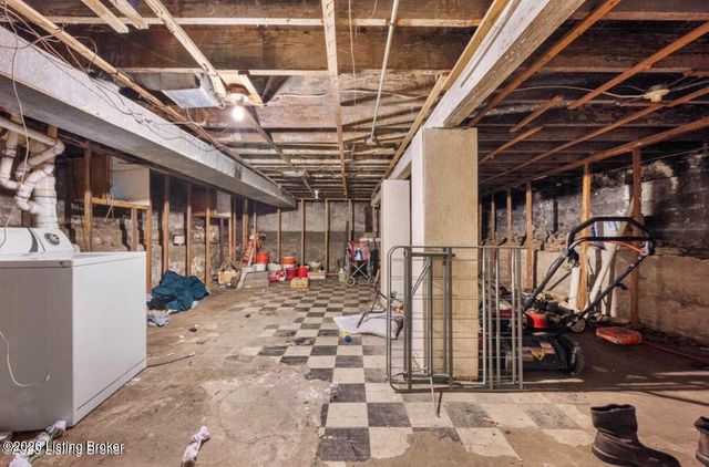 2219 W Oak St, Louisville, KY 40210