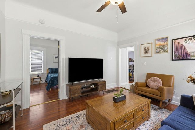 1410 D St, Sacramento, CA 95814