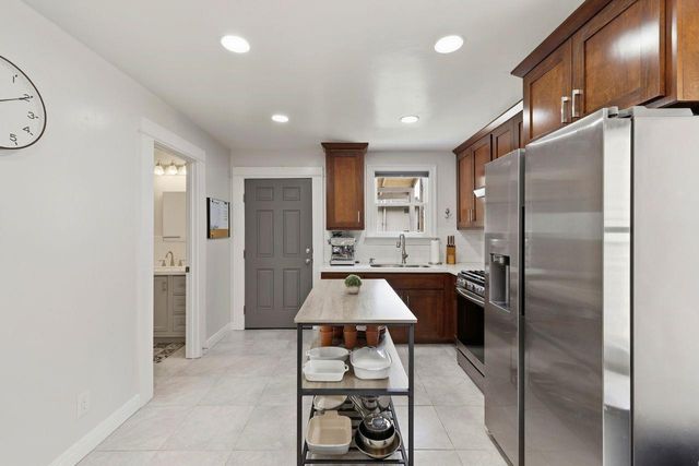 1410 D St, Sacramento, CA 95814