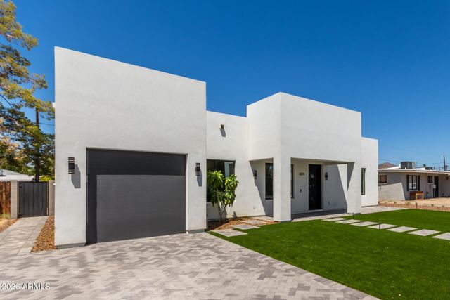 3014 E AVALON Drive, Phoenix, AZ 85016