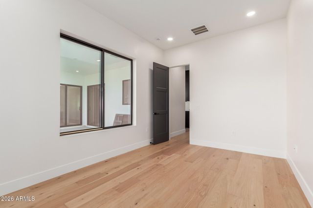 3014 E AVALON Drive, Phoenix, AZ 85016